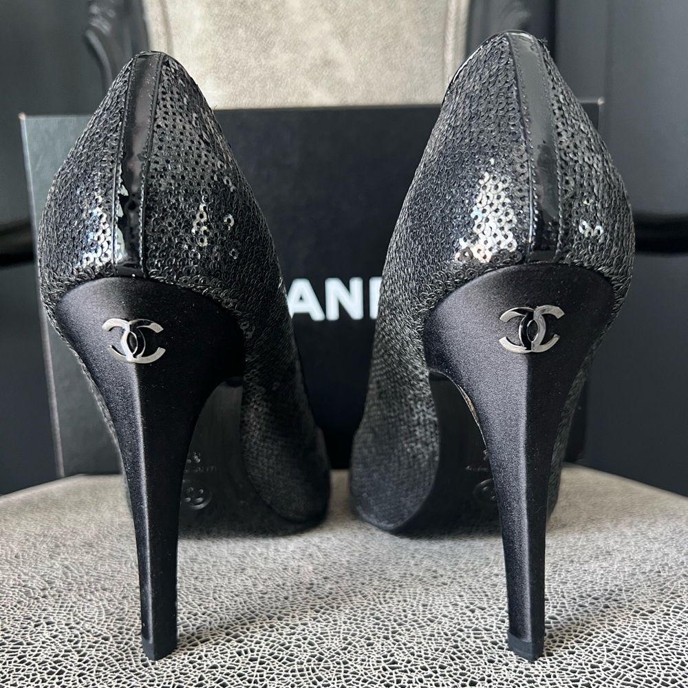 COPY - Chanel escarpins sequins pumps 37.5